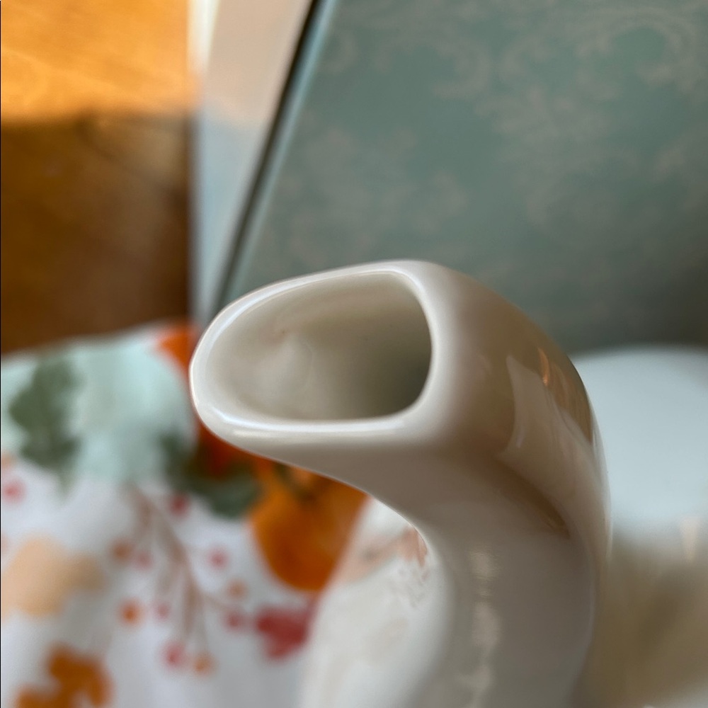 Elegant White Ceramic Teapot - Picture 6 of 7
